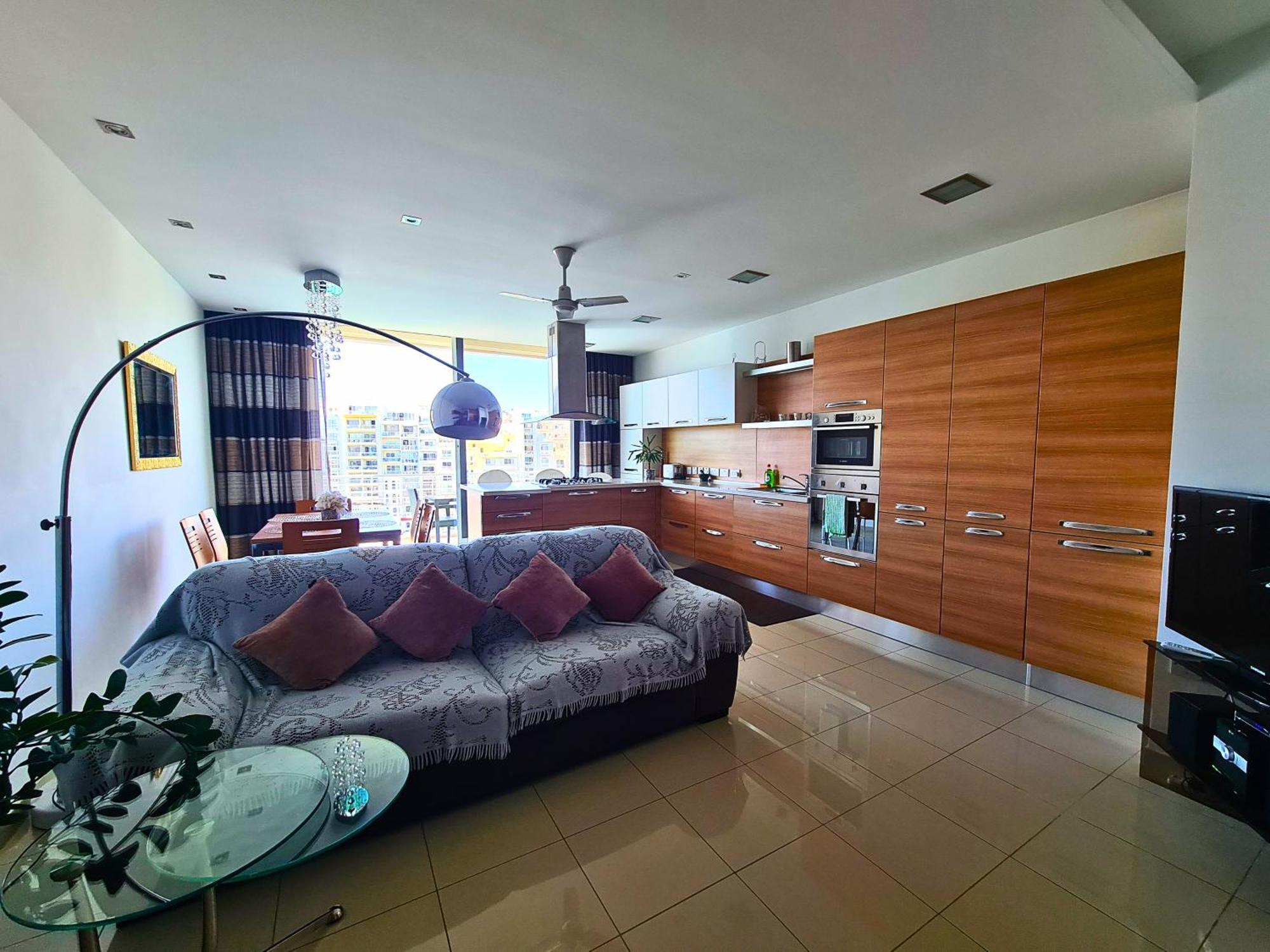 2 Bedroom Seafront Duplex Penthouse In The Heart Of Spinola Bay San Ġiljan Exterior foto